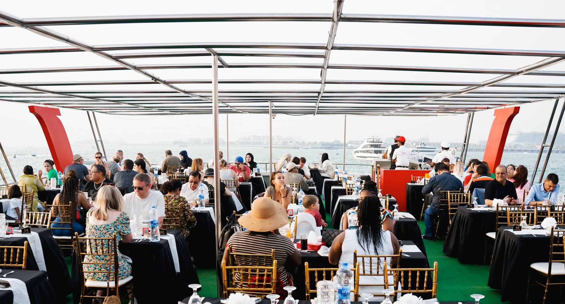 Crucero al atardecer o cena en Dubai Marina con música en vivo - imagen 8