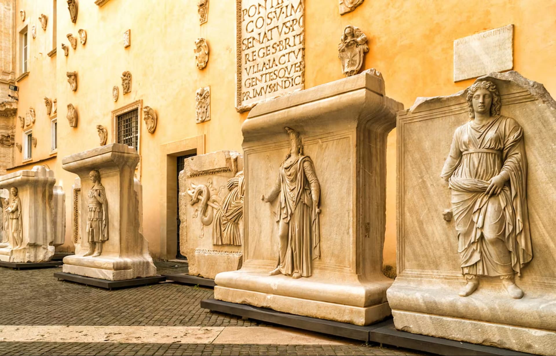 Entrada a los Museos Capitolinos - imagen 15