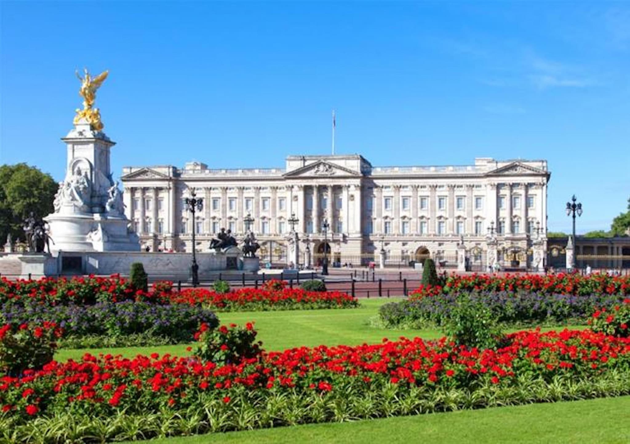 St. Paul's Cathedral, Changing of the Guard, and London Sightseeing Tour - image 5