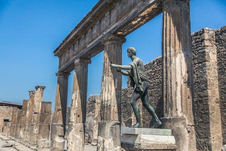 Tour of Pompeii & Mt. Vesuvius with Priority Access from Naples - image 9
